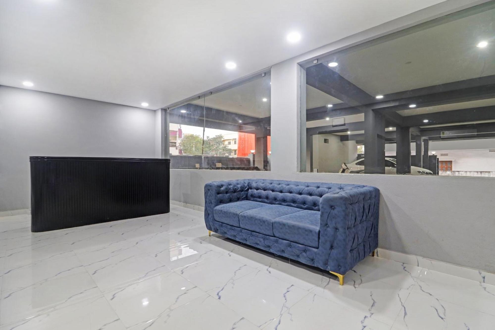 Super Townhouse Che Sigma Hotell Hyderabad Eksteriør bilde