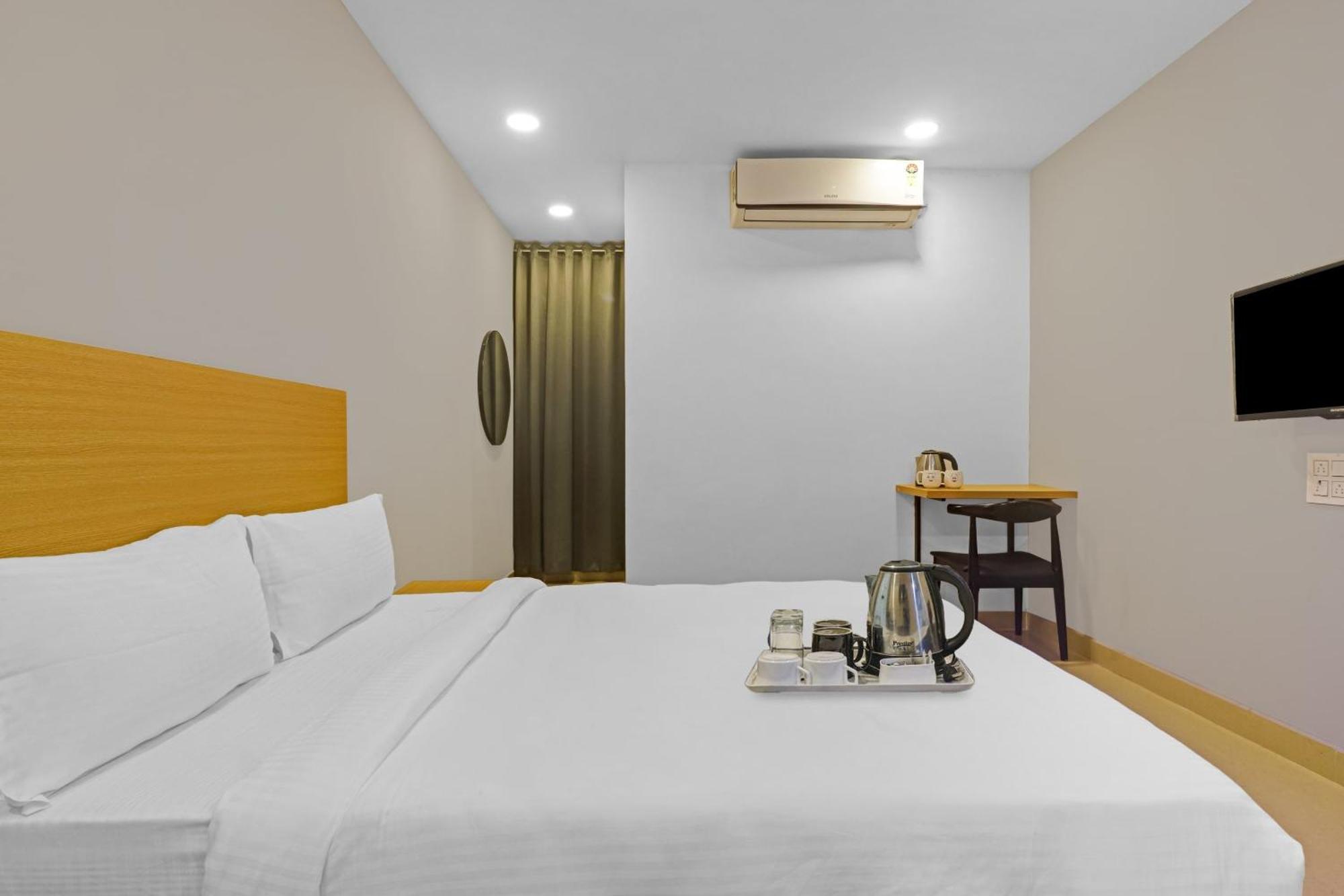 Super Townhouse Che Sigma Hotell Hyderabad Eksteriør bilde