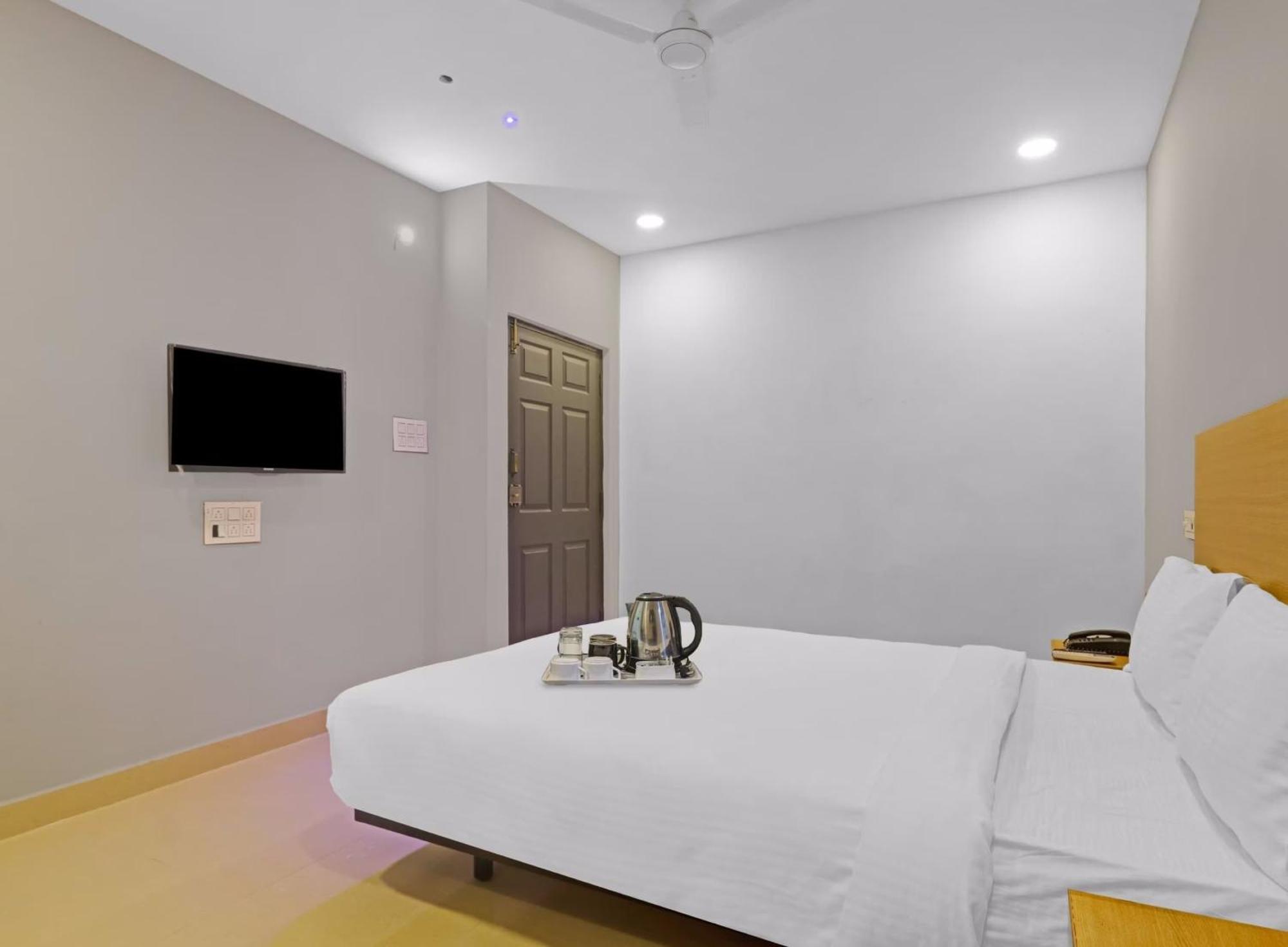 Super Townhouse Che Sigma Hotell Hyderabad Eksteriør bilde