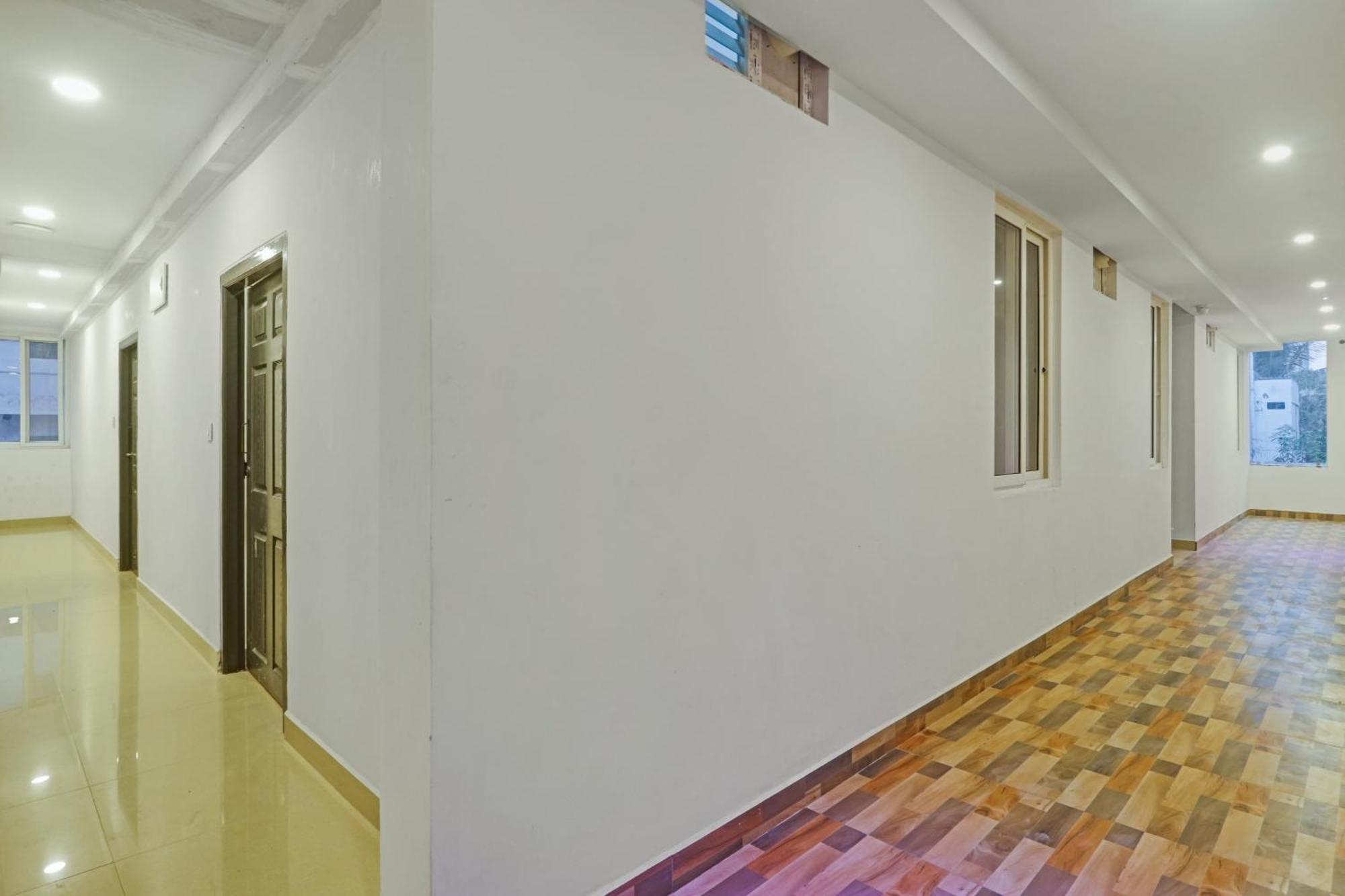 Super Townhouse Che Sigma Hotell Hyderabad Eksteriør bilde