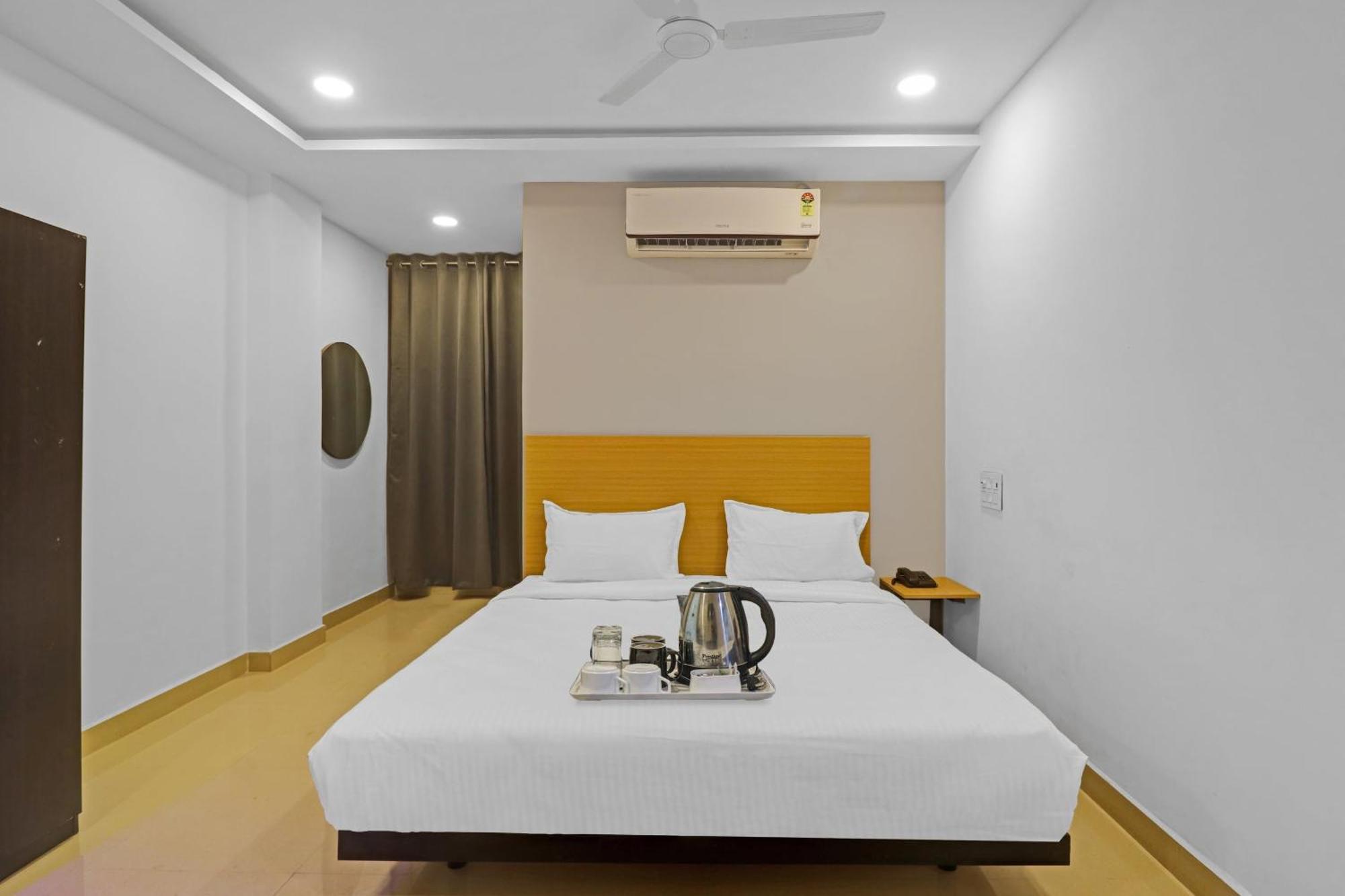 Super Townhouse Che Sigma Hotell Hyderabad Eksteriør bilde